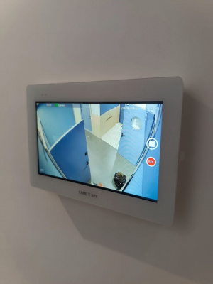 XTS 7IP WH WIFI Абонентское IP-устройство hands-free с сенсорным 7’’ дисплеем, Wi-Fi модулем, локальным и POE питанием, цвет белый лёд 840CH-0060